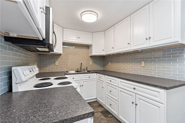 300 Smithfield Road 5-53, North Providence, RI 02904