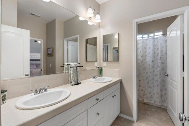 8400 Reagan Glen, San Diego, CA 92127