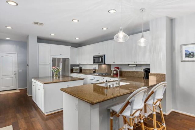 8400 Reagan Glen, San Diego, CA 92127
