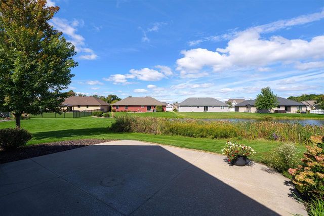 2916 FOX TAIL LANE, Menasha, WI 54952