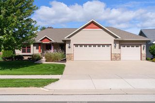2916 FOX TAIL LANE, Menasha, WI 54952