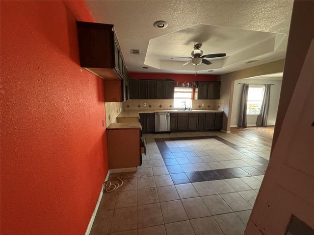 1202 Pine Avenue, Orange, TX 77630