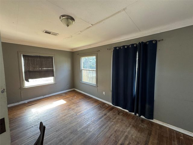 1202 Pine Avenue, Orange, TX 77630