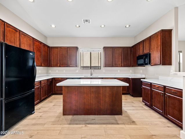 6202 E MCKELLIPS Road 83, Mesa, AZ 85215