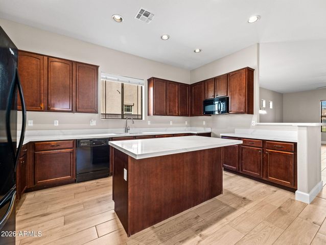 6202 E MCKELLIPS Road 83, Mesa, AZ 85215