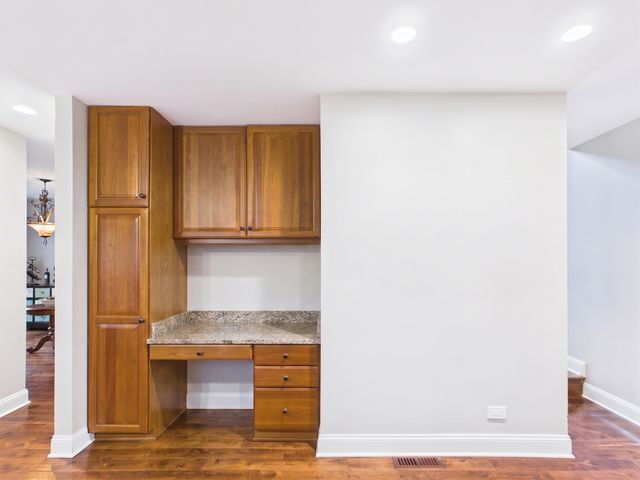 2541 Cobblewood Drive, Northbrook, IL 60062