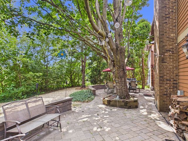 2541 Cobblewood Drive, Northbrook, IL 60062