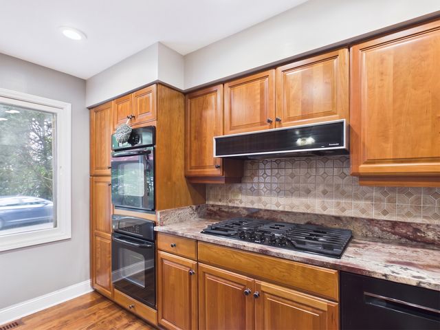 2541 Cobblewood Drive, Northbrook, IL 60062