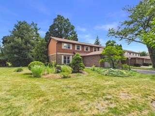 2541 Cobblewood Drive, Northbrook, IL 60062