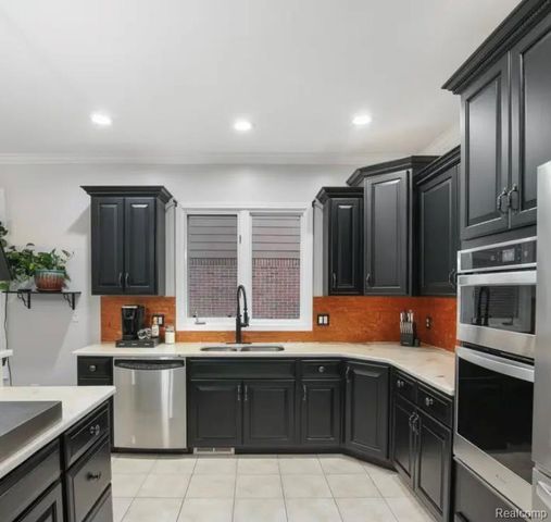 50600 Koss Drive, Macomb, MI 48044