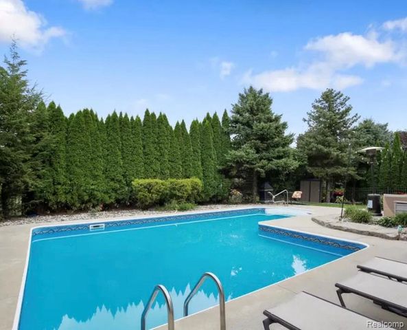 50600 Koss Drive, Macomb, MI 48044