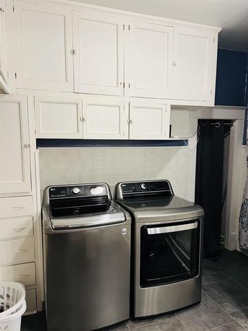 533 W 10TH AVENUE, Oshkosh, WI 54902