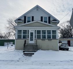 533 W 10TH AVENUE, Oshkosh, WI 54902