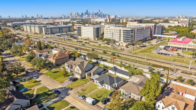 4391 Varsity Lane, Houston, TX 77004