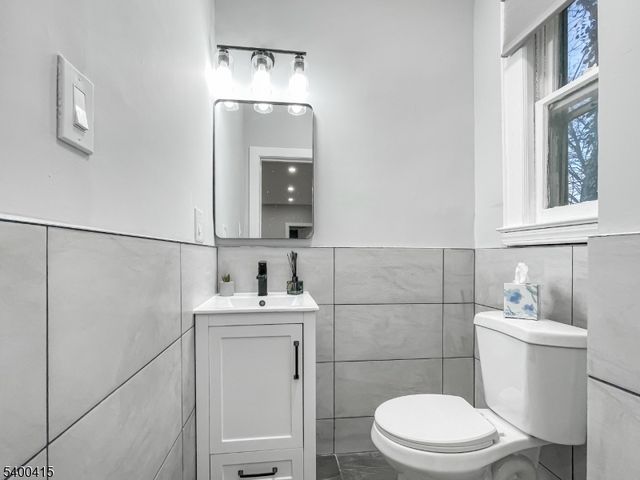 45 Rutgers St, Irvington Twp., NJ 07111