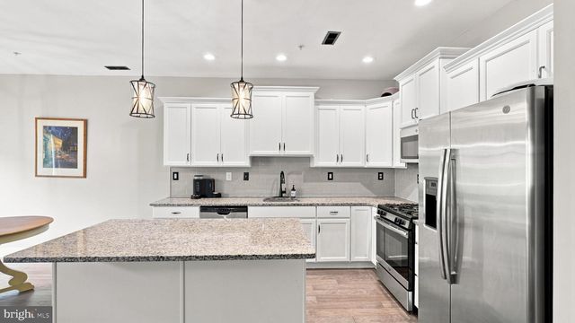 319 W HAMLIN AVE, Telford, PA 18969