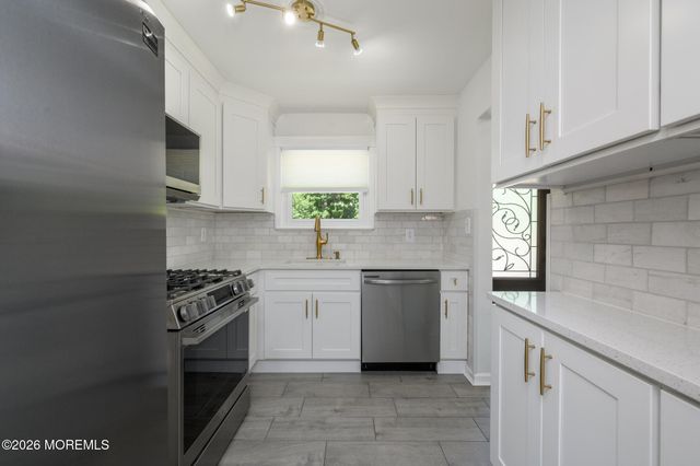 16 Finch Road, Howell, NJ 07731