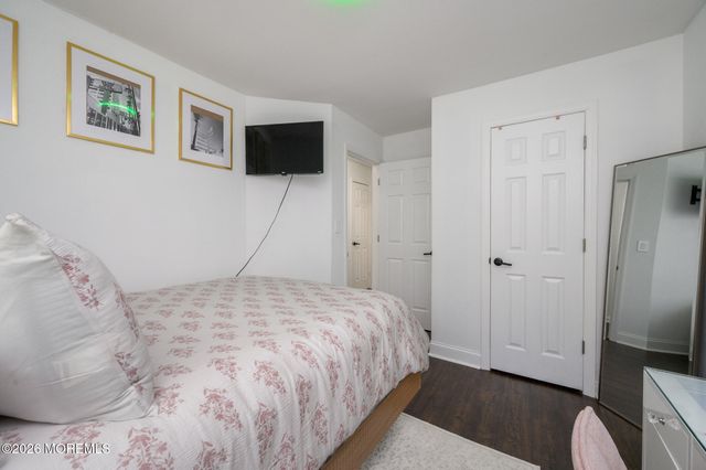 16 Finch Road, Howell, NJ 07731