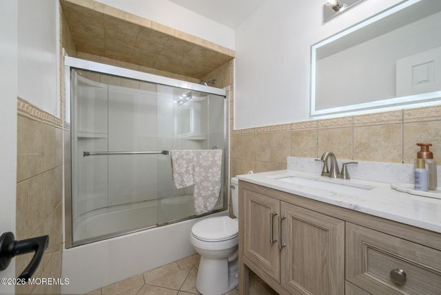 16 Finch Road, Howell, NJ 07731