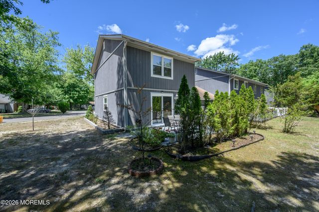 16 Finch Road, Howell, NJ 07731
