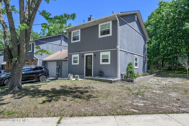 16 Finch Road, Howell, NJ 07731