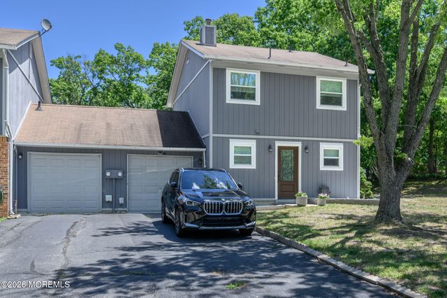 16 Finch Road, Howell, NJ 07731
