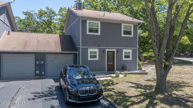 16 Finch Road, Howell, NJ 07731
