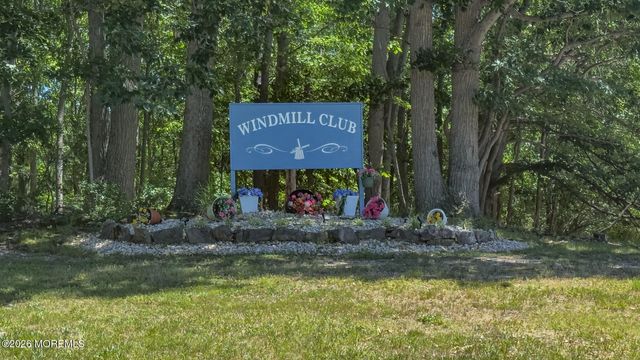16 Finch Road, Howell, NJ 07731