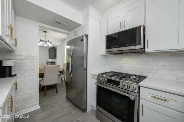 16 Finch Road, Howell, NJ 07731