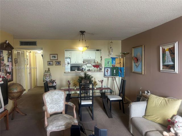 7118 Bonita Dr 704, Miami Beach, FL 33141