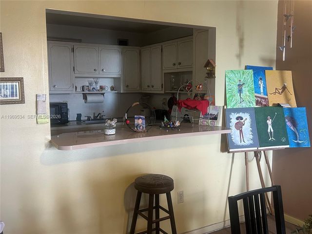 7118 Bonita Dr 704, Miami Beach, FL 33141