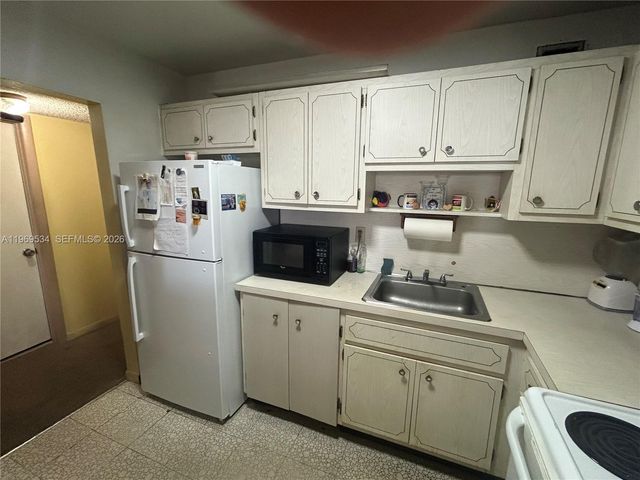 7118 Bonita Dr 704, Miami Beach, FL 33141