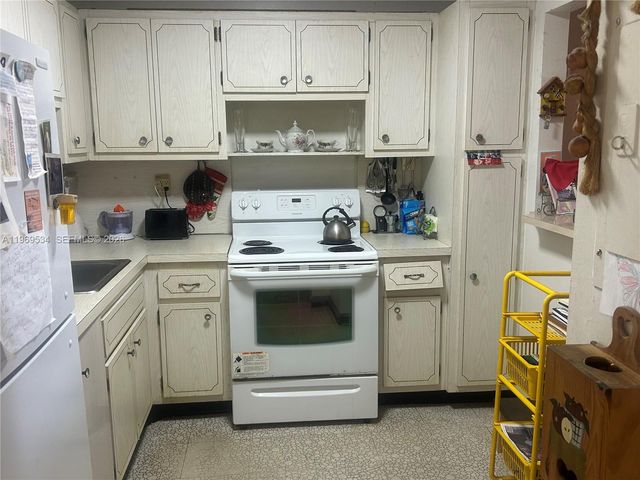 7118 Bonita Dr 704, Miami Beach, FL 33141