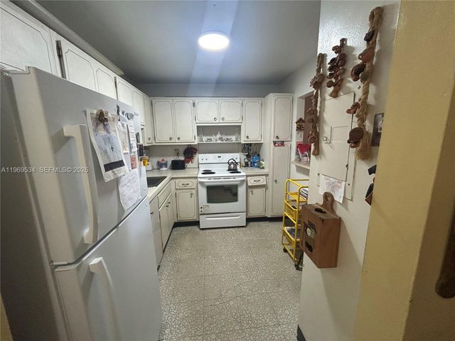 7118 Bonita Dr 704, Miami Beach, FL 33141