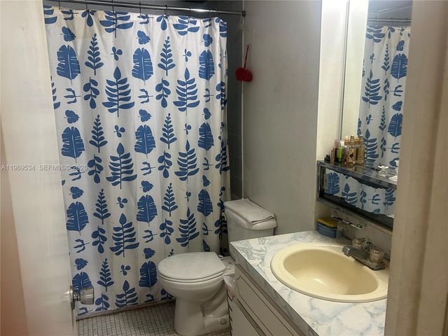 7118 Bonita Dr 704, Miami Beach, FL 33141