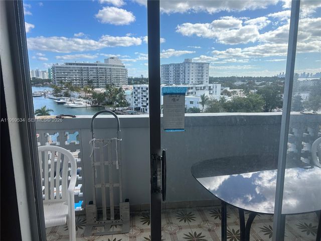 7118 Bonita Dr 704, Miami Beach, FL 33141