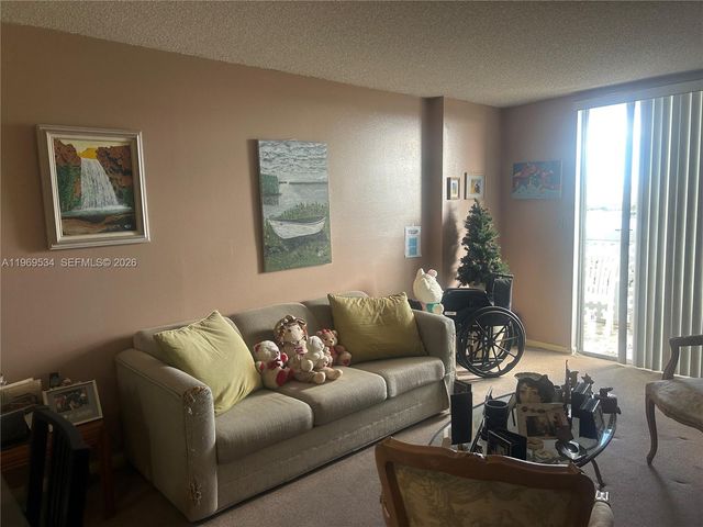 7118 Bonita Dr 704, Miami Beach, FL 33141