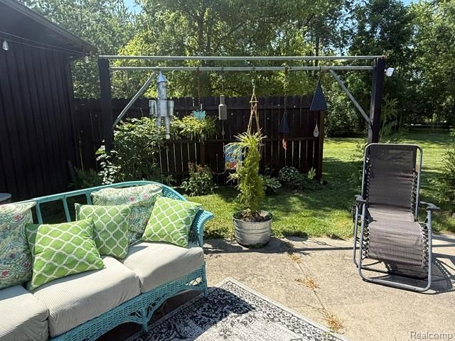 5485 N Linden Road, Flint, MI 48504