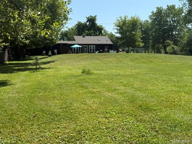 5485 N Linden Road, Flint, MI 48504