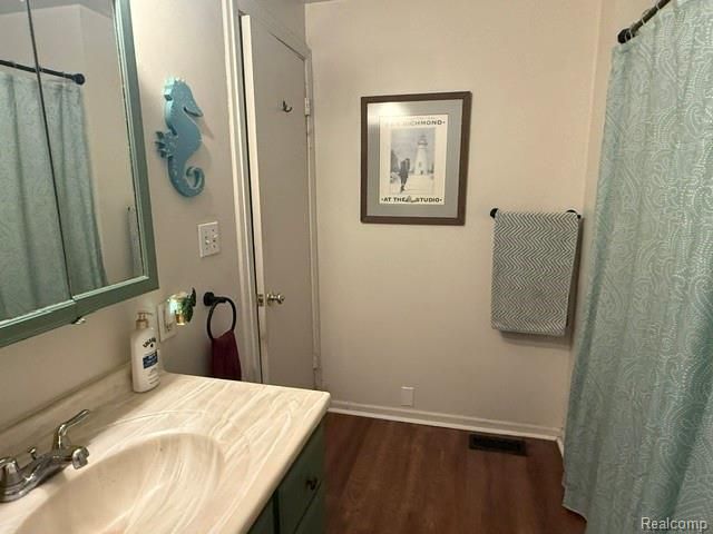 5485 N Linden Road, Flint, MI 48504