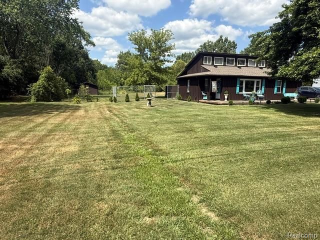 5485 N Linden Road, Flint, MI 48504