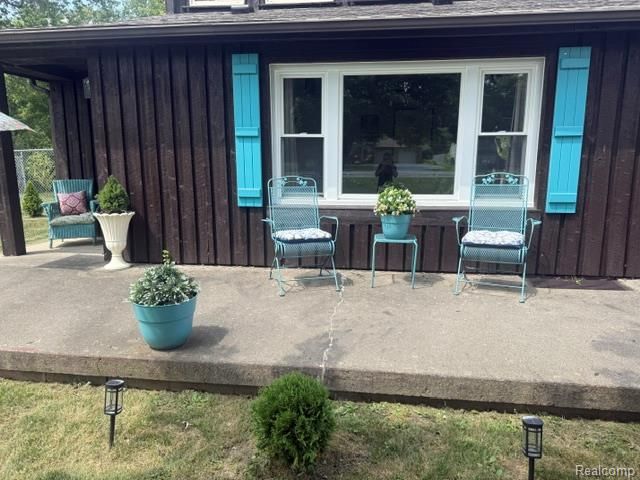 5485 N Linden Road, Flint, MI 48504