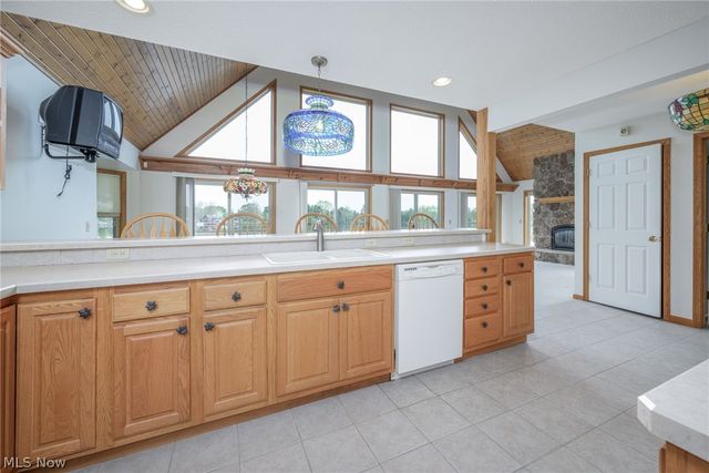 483 Owl Point, Roaming Shores, OH 44084
