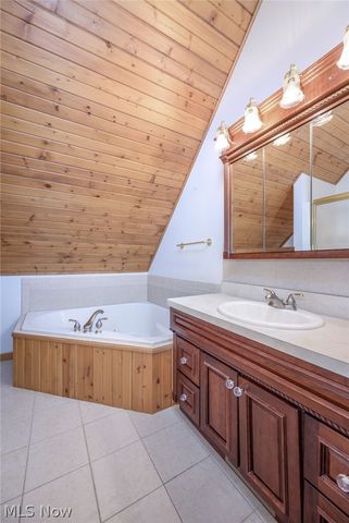 483 Owl Point, Roaming Shores, OH 44084