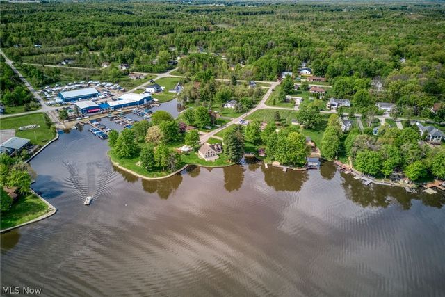 483 Owl Point, Roaming Shores, OH 44084