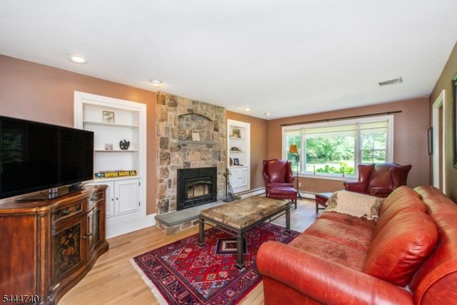 9 Francis Ln, Chester Twp., NJ 07930