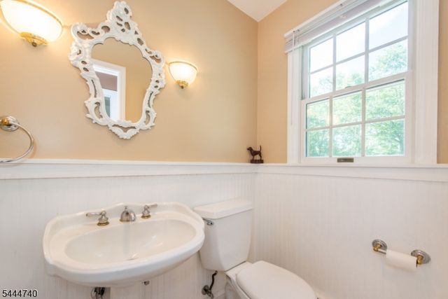 9 Francis Ln, Chester Twp., NJ 07930