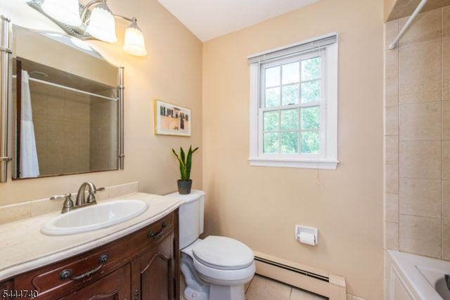 9 Francis Ln, Chester Twp., NJ 07930