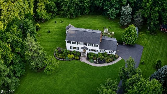 9 Francis Ln, Chester Twp., NJ 07930