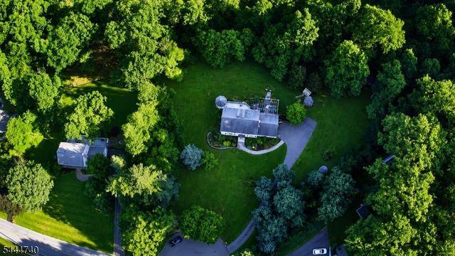 9 Francis Ln, Chester Twp., NJ 07930